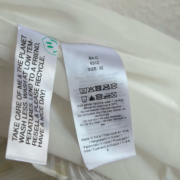 GANNI Mini Fluted Floral Dress in Ivory XS / 32 - Picture 7 of 13